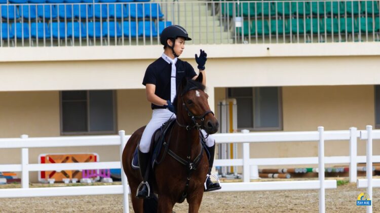 馬術》馬術之路上堅持與突破 吳柏辰騎馬故事 馬術》馬術之路上堅持與突破 吳柏辰騎馬故事