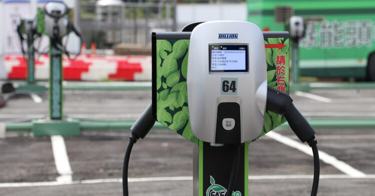 全台最大單場域充電站啟用 盛益攜手三啟共拓創新充電商機 全台最大單場域充電站啟用 盛益攜手三啟共拓創新充電商機