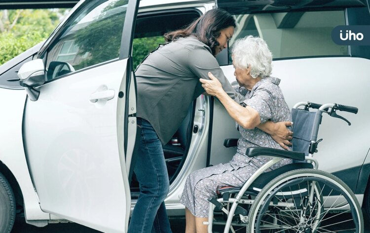 照顧者必備!8招「身體力學技巧」有效減少腰痛:用1部位當支點 照顧者必備!8招「身體力學技巧」有效減少腰痛:用1部位當支點