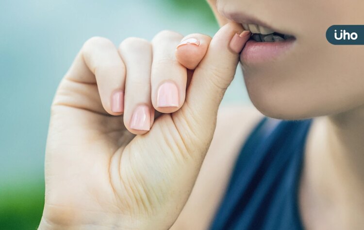 咬指甲、狂洗手⋯如何改善強迫症?神經學專家教「4步驟」自我控制 咬指甲、狂洗手⋯如何改善強迫症?神經學專家教「4步驟」自我控制