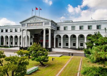 山陀兒颱風延滯，高雄市議會會期變更，民進黨團首日掀起波瀾