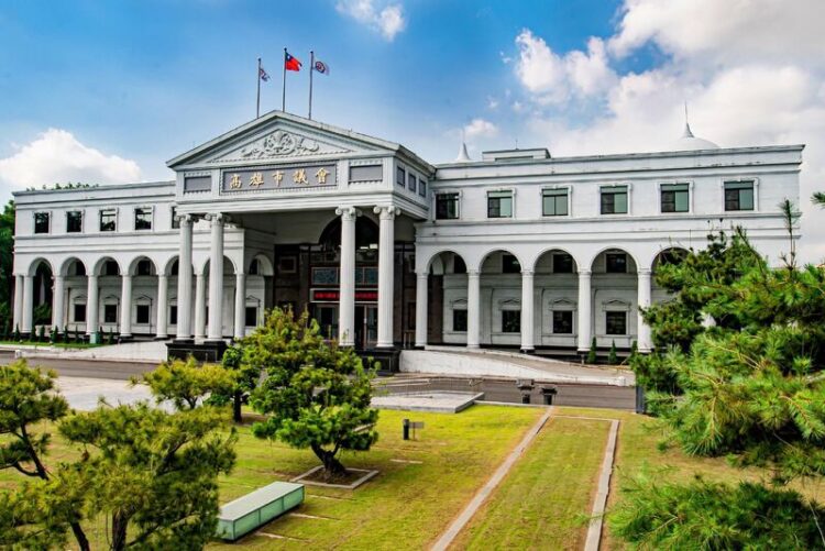 山陀兒颱風延滯,高雄市議會會期變更,民進黨團首日掀起波瀾 山陀兒颱風延滯,高雄市議會會期變更,民進黨團首日掀起波瀾