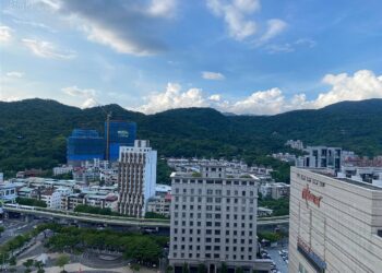 買房出租！-事後得知「房客是90歲嬤」-網安慰房東：會有福報