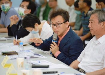 高端疫苗爭議持續未解-鄭正鈐呼籲政府盡快給出具體答案