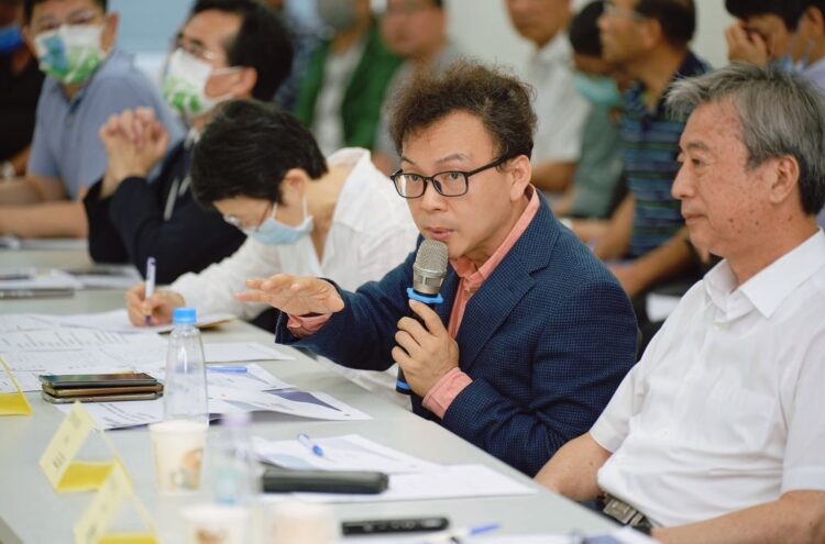 高端疫苗爭議持續未解-鄭正鈐呼籲政府盡快給出具體答案