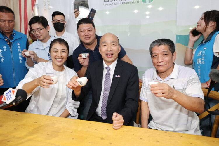 南投茶博千人茶會 許淑華縣長與韓國瑜院長共品好茶 南投茶博千人茶會-許淑華縣長與韓國瑜院長共品好茶