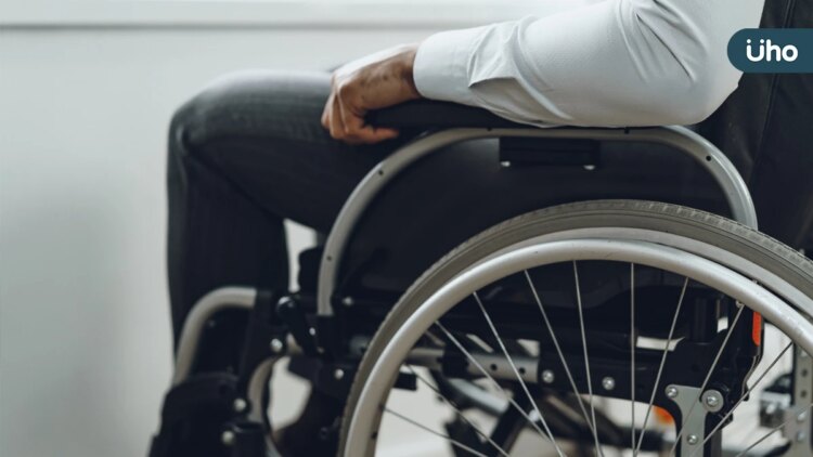 FAP病友常於短時間內發病 影響家庭經濟支柱 盼放寬健保給付條件 減少社會成本及負擔 fap病友常於短時間內發病-影響家庭經濟支柱-盼放寬健保給付條件-減少社會成本及負擔