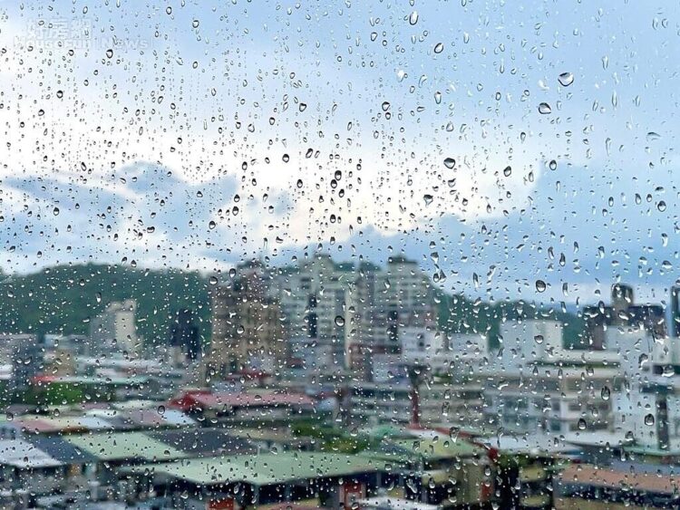 被颱風淹怕!他列9技巧挑到「防颱神屋」 外觀長這樣就慘了 被颱風淹怕!他列9技巧挑到「防颱神屋」-外觀長這樣就慘了
