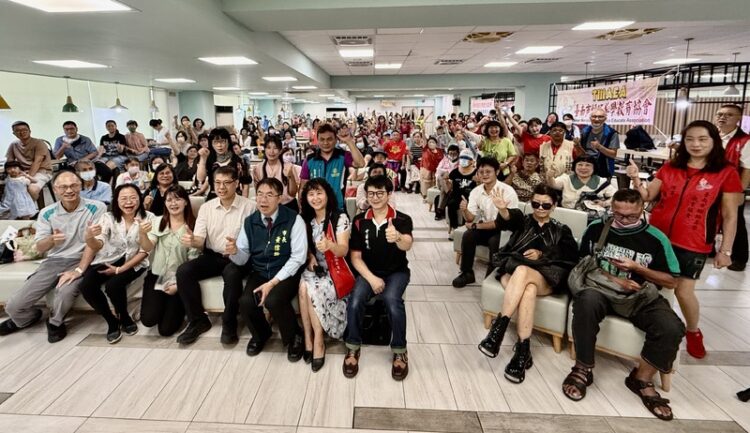 出席臺灣女孩節慶祝活動 黃偉哲籲女孩學習保護珍視自己 出席臺灣女孩節慶祝活動-黃偉哲籲女孩學習保護珍視自己