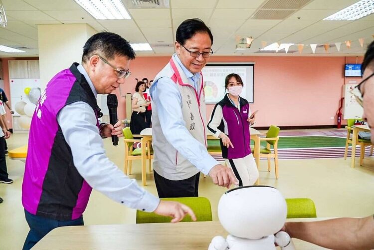 觀音草漯長照中心 導入中保智慧照顧 觀音草漯長照中心-導入中保智慧照顧