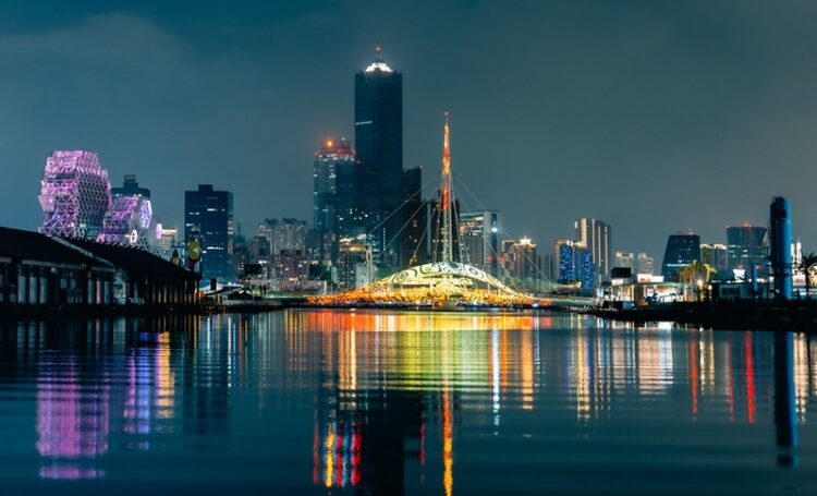 ttxc最大地景作品今晚登場-大港橋科技光影展演奇幻絢爛