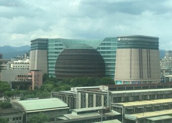 市府容積獎勵大撒幣-專家批：花數十、數百億換來公共負擔