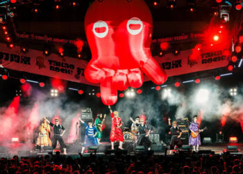 takao-rock打狗祭周末兩天湧10萬人潮-日本龐克搖滾氣志團熱演大跳32蹲