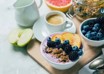 別再說沒時間吃早餐！兒科醫2招「快速早餐食譜」先備好燕麥優格碗
