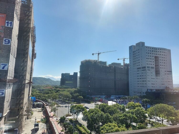 房市政策出手...不動產降溫?專家揭火熱產業持續衝 房市政策出手…不動產降溫?專家揭火熱產業持續衝