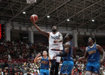 台鋼獵鷹在新主場成大戰勝富邦勇士-由衷感謝鷹援們熱身賽的大力支持