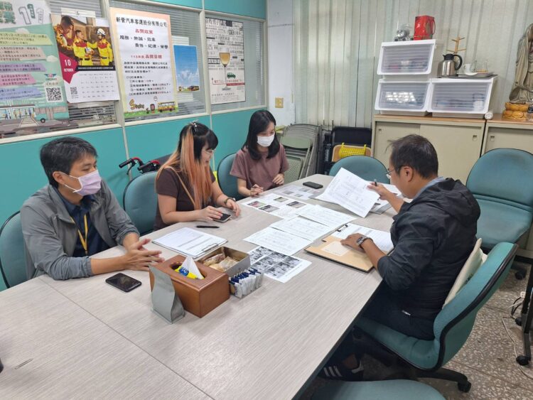 加強公車「路口停讓」專案稽查-保障行人安全