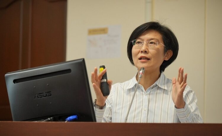 林岱樺質疑菲律賓蓋綠電廠效益 郭智輝承認是未確定命題 林岱樺質疑菲律賓蓋綠電廠效益-郭智輝承認是未確定命題