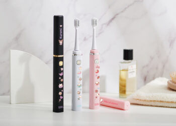 三麗鷗攜帶型電動牙刷hello-kitty、大耳狗喜拿、kuromi，10/20-momo購物甜美登場！