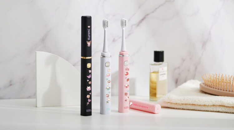 三麗鷗攜帶型電動牙刷Hello Kitty、大耳狗喜拿、Kuromi,10/20 momo購物甜美登場! 三麗鷗攜帶型電動牙刷hello-kitty、大耳狗喜拿、kuromi,10/20-momo購物甜美登場!