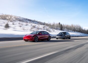 特斯拉第三季財報發布，雖然營收未達預期，但特斯拉在第三季將毛利率提升至-19.8%