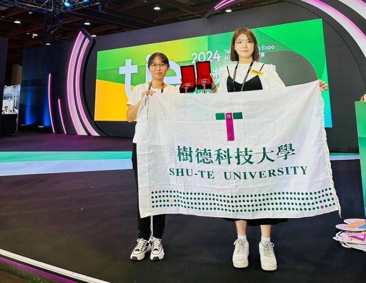 樹科大產設系師生聯手 2024創博會獲一金一銀榮耀 樹科大產設系師生聯手-2024創博會獲一金一銀榮耀