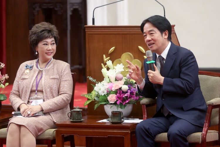 賴清德總統接見世華工商婦女企管協會訪問團 盼推動臺灣國際影響力 賴清德總統接見世華工商婦女企管協會訪問團-盼推動臺灣國際影響力