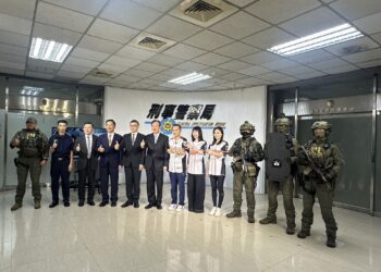 愛爾麗集團致贈刑事局-新式美製高科技防彈盾牌系統-強化打擊犯罪能量與提升執勤安全