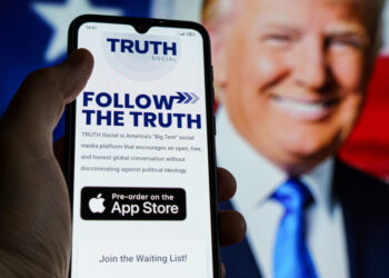 川普創立的社群媒體公司truth-social上市首日股價飆升40%