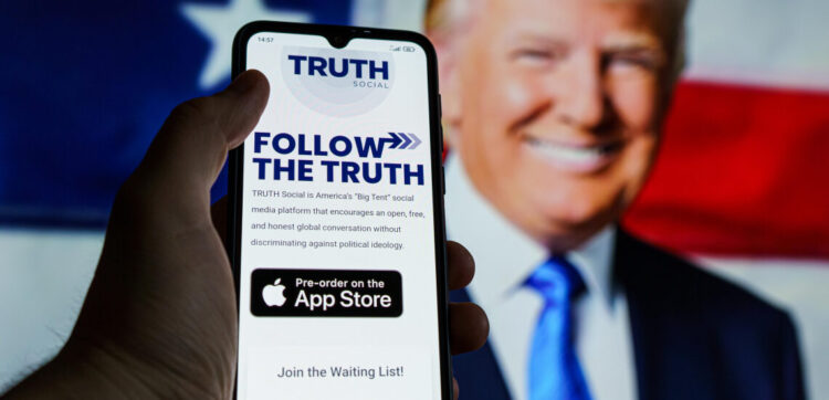 川普創立的社群媒體公司truth-social上市首日股價飆升40%