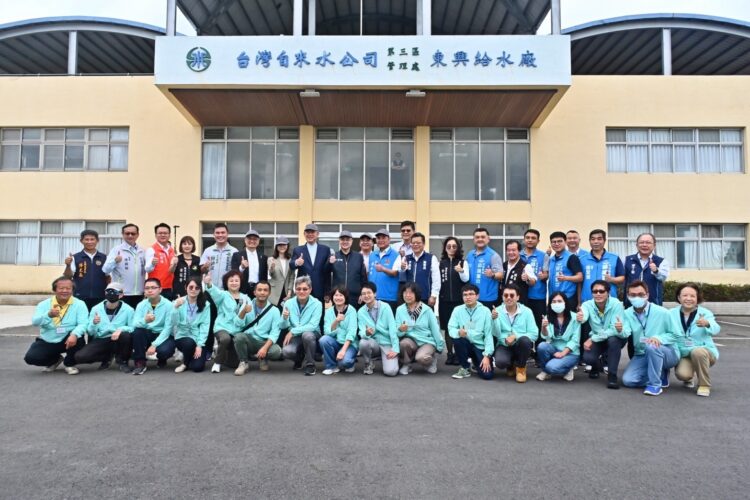 行政院長卓榮泰視察苗栗自來水供應-強調穩定產業用水