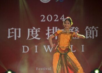 逾3萬人湧入！排燈節首移師高雄-印度美食吸排隊人潮、寶萊塢歌舞獲盛讚