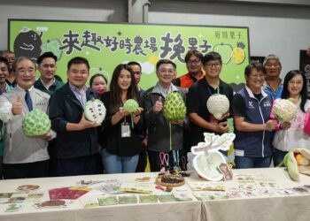 行政院長卓榮泰訪視臺東陽光職農生產合作社-力促農業蓬勃發展