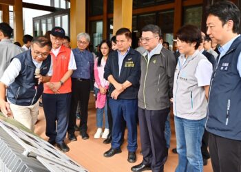 行政院長卓榮泰參訪臺東利吉惡地地質公園-力推花東觀光廊帶