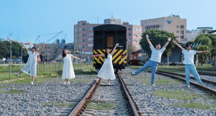 濱線觀光列車「哈嗎星號」11/30正式啟程-30輛臺灣鐵道史上各式列車陳列