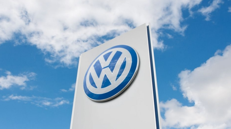 福斯汽車面臨嚴峻挑戰，擴大範圍計劃關閉多家德國工廠並大規模裁員