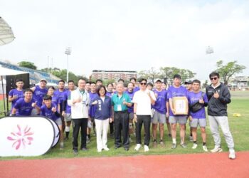 康議長赴全民運動會-為飛盤項目高雄代表隊加油打氣!