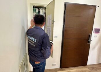 驗屋不當冤大頭！他列5密技避雷：窗戶「這樣做」瑕疵秒現形