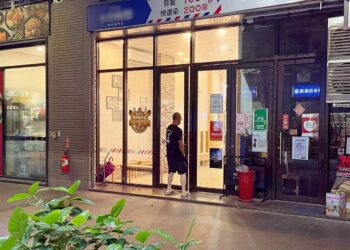10多年來不曾漲！「百元快剪店」利潤在哪？他揭驚人真相：月收60萬