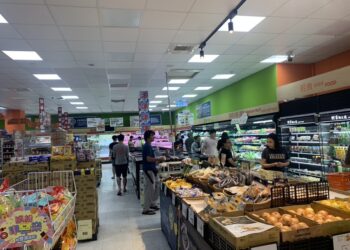 颱風「康芮」襲台六都外送服務暫停-超市量販店正常營業提醒民眾出門小心