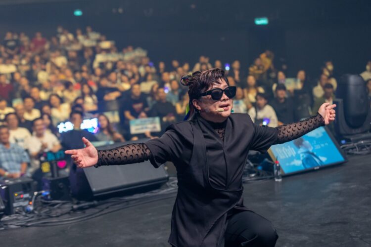 顏生建「奇招」逆轉 演唱會強碰周董劉德華 顏生建「奇招」逆轉 演唱會強碰周董劉德華