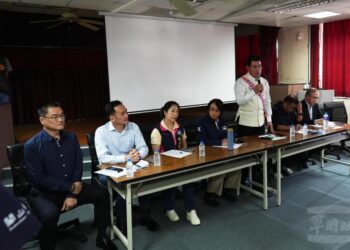 立委考察戰備道興建案-召開說明會傾聽民意