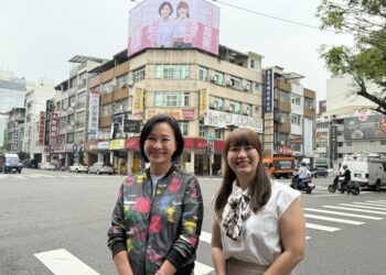 高雄市議員許采蓁掛看板力挺柯志恩-共創高雄美好未來