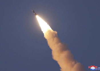 美國總統大選前夕-北韓發射多枚彈道飛彈-加劇區域緊張情勢