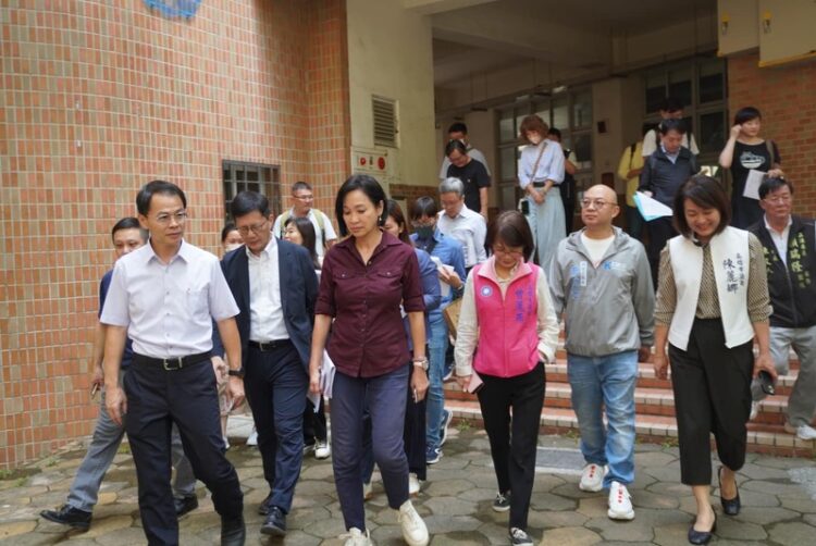 國民黨回擊黃文益指控 民進黨不提版本又潑髒水、打臉過去的自己 國民黨回擊黃文益指控-民進黨不提版本又潑髒水、打臉過去的自己