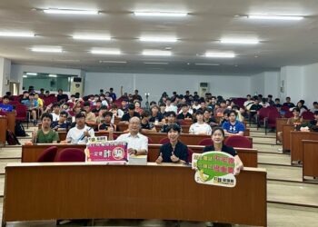 楠梓警深入校園-培養反詐小種子