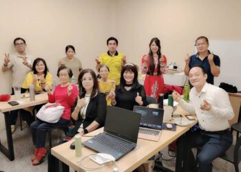 正能量ai全球新聞網舉辦「ai寫作與鏡頭下的你」記者研習營-引領壯世代擁抱科技新知