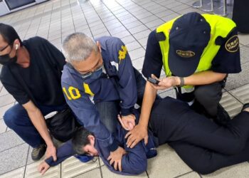 臺北捷運捷運驚傳砍人事件！板南線新埔站2人受傷，行凶女遭熱心乘客制服並逮捕