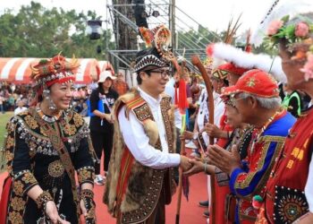 重視書香及文化傳承-陳其邁市長出席高雄城市書展及原住民聯合豐年節