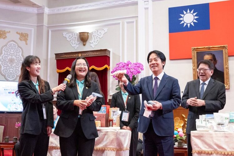 賴清德總統接見國際與農業青年大使 計劃推動百億圓夢基金 提升臺灣國際競爭力 賴清德總統接見國際與農業青年大使-計劃推動百億圓夢基金-提升臺灣國際競爭力